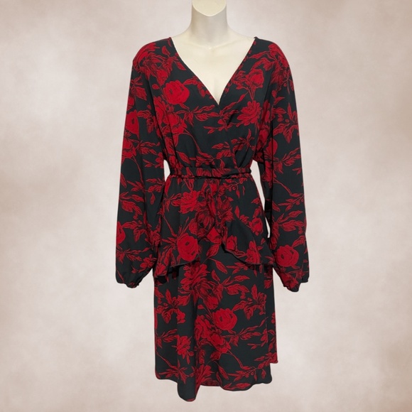 Dresses & Skirts - Wedding guest dress